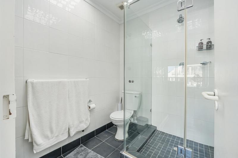 To Let 2 Bedroom Property for Rent in Sea Point Western Cape